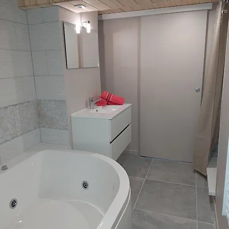 Le Regit, Studio Moderne Balneo Apartament *